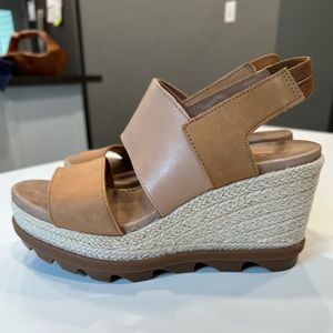 Sorel womens platform sandals .perfect condition .